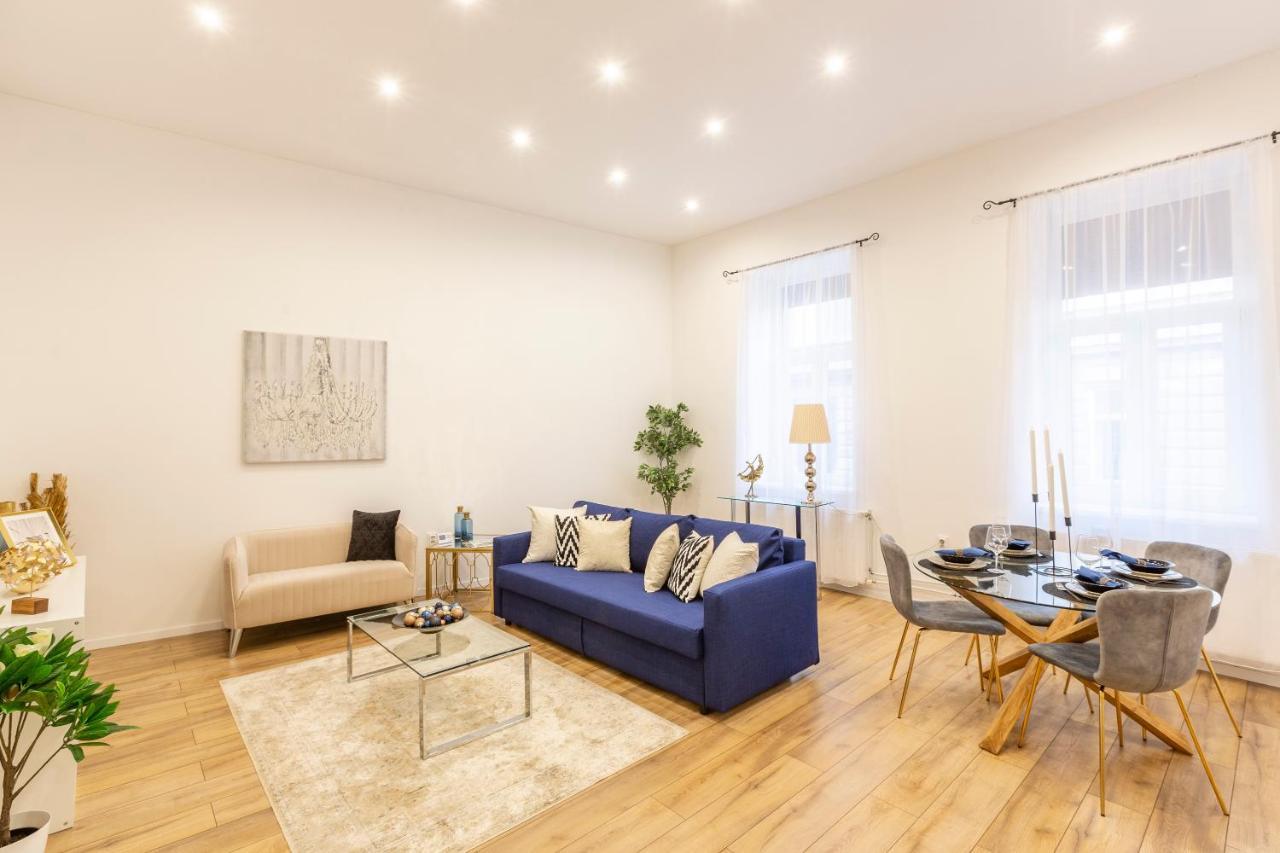 Stylish Luxury Apartment By Anna บูดาเปสต์ ภายนอก รูปภาพ