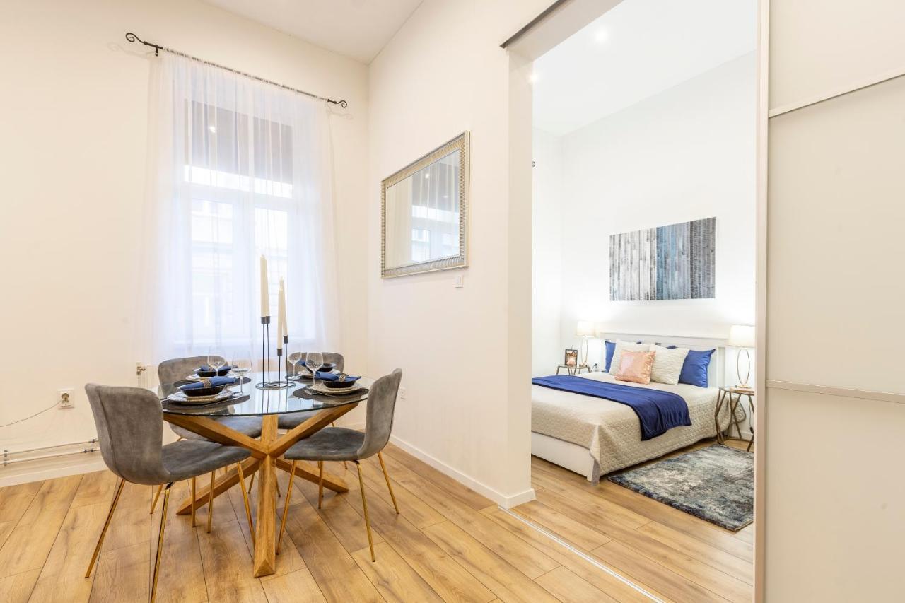 Stylish Luxury Apartment By Anna บูดาเปสต์ ภายนอก รูปภาพ