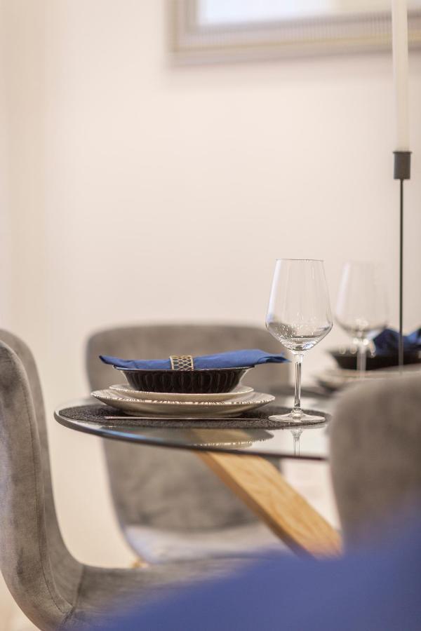 Stylish Luxury Apartment By Anna บูดาเปสต์ ภายนอก รูปภาพ