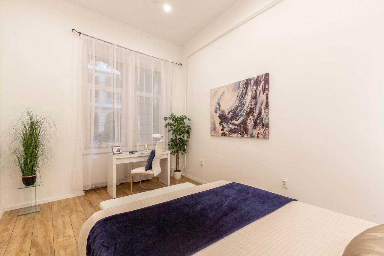 Stylish Luxury Apartment By Anna บูดาเปสต์ ภายนอก รูปภาพ
