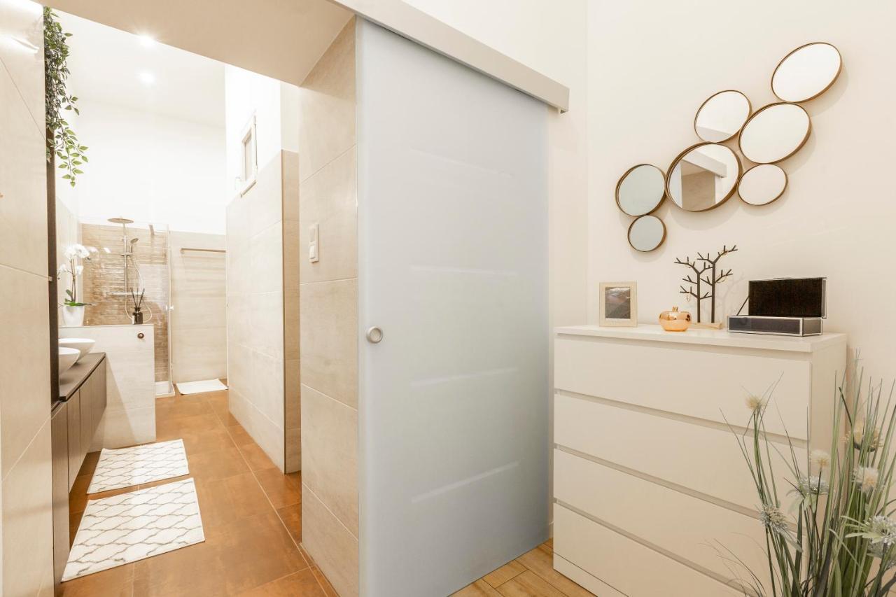 Stylish Luxury Apartment By Anna บูดาเปสต์ ภายนอก รูปภาพ