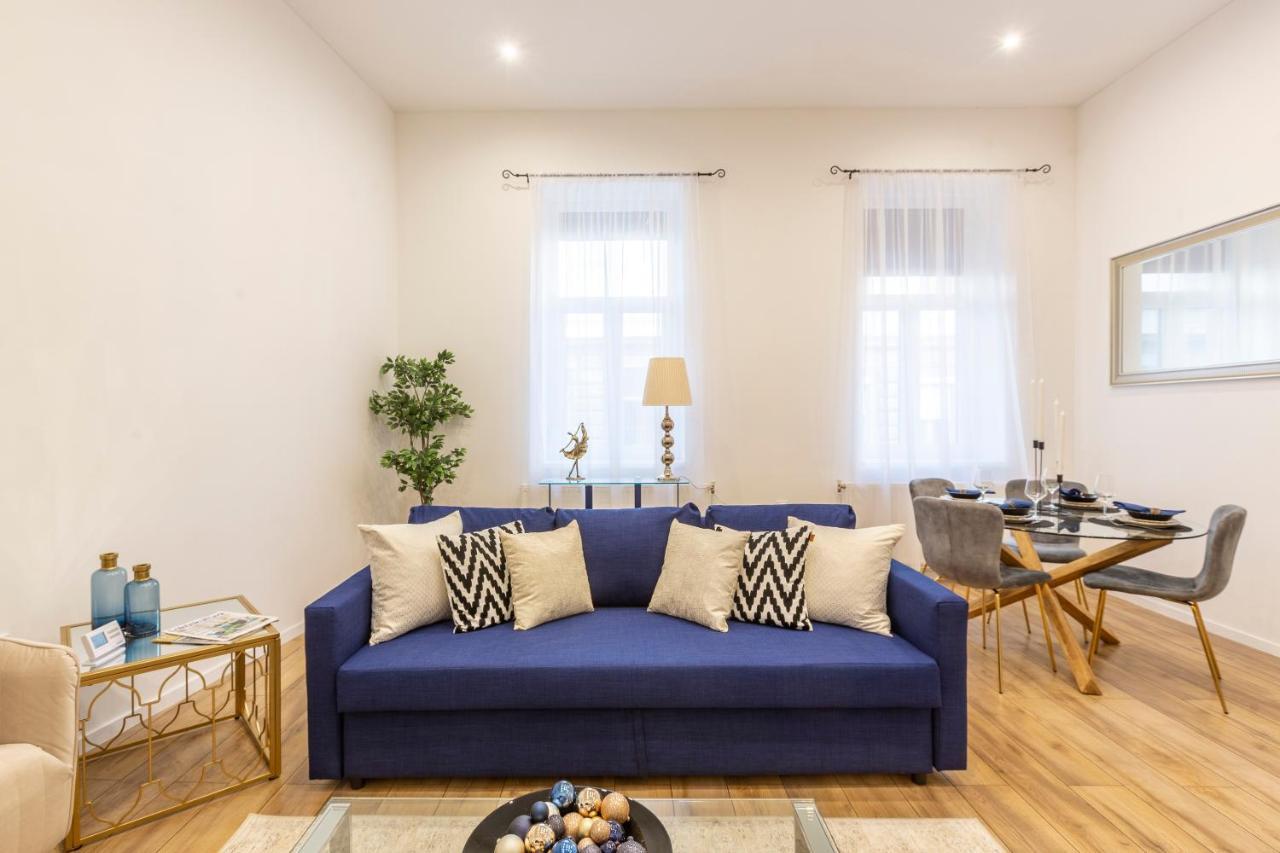 Stylish Luxury Apartment By Anna บูดาเปสต์ ภายนอก รูปภาพ