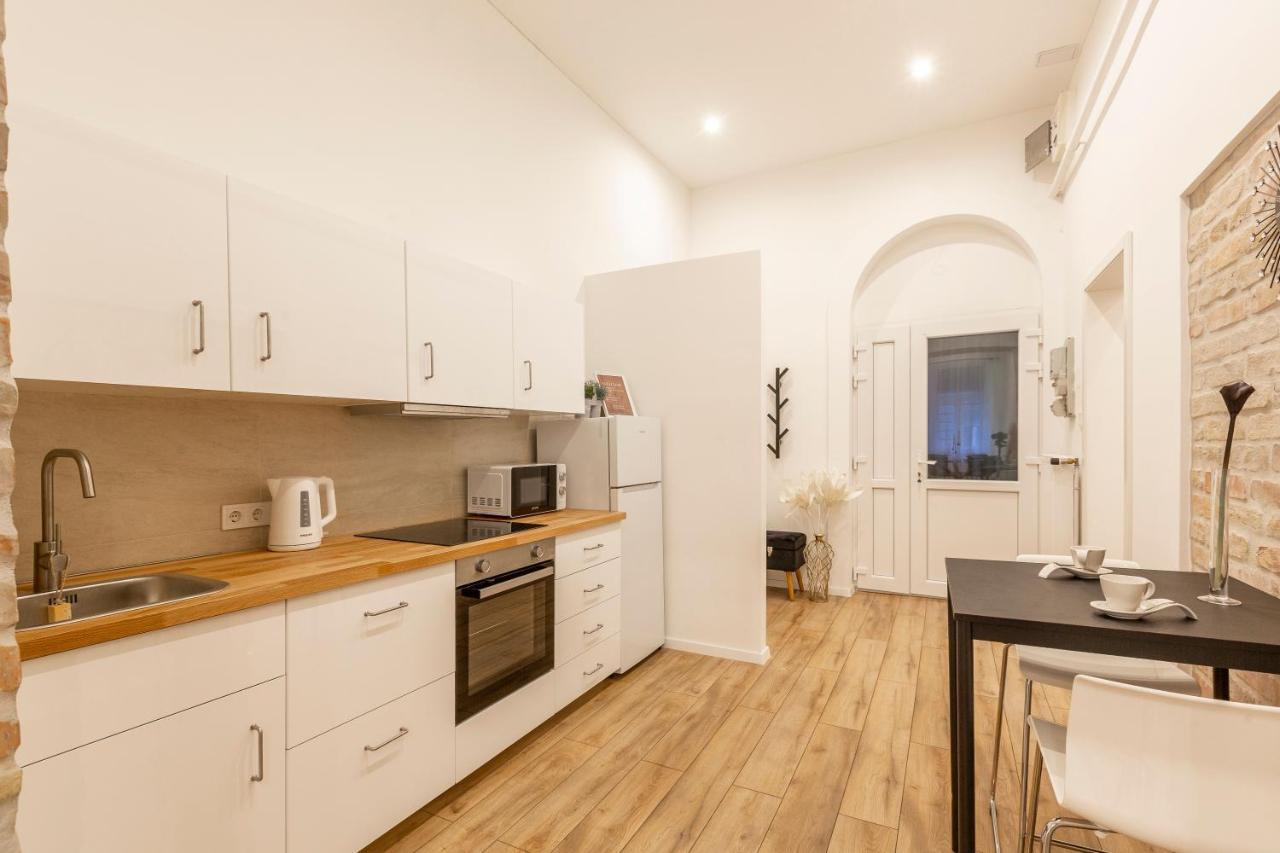 Stylish Luxury Apartment By Anna บูดาเปสต์ ภายนอก รูปภาพ