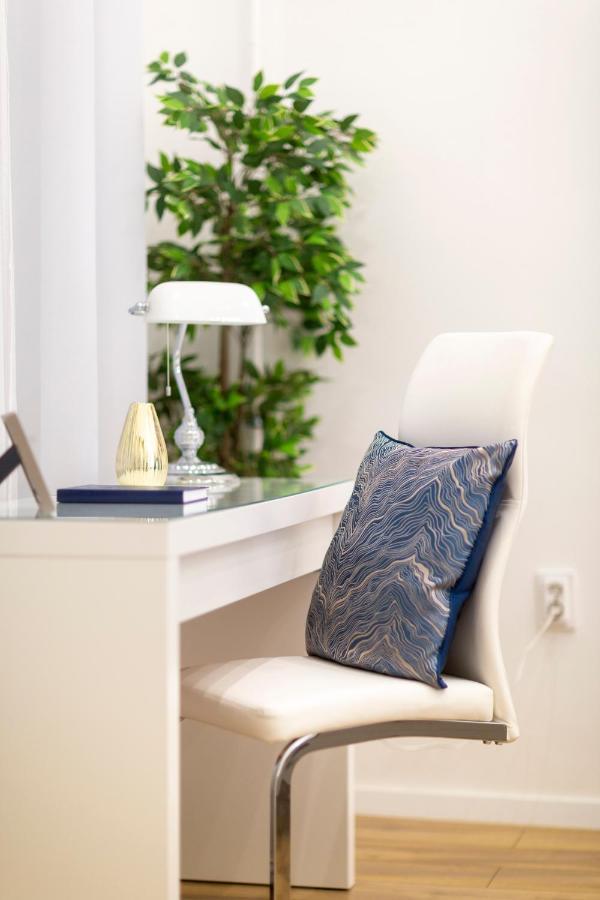 Stylish Luxury Apartment By Anna บูดาเปสต์ ภายนอก รูปภาพ