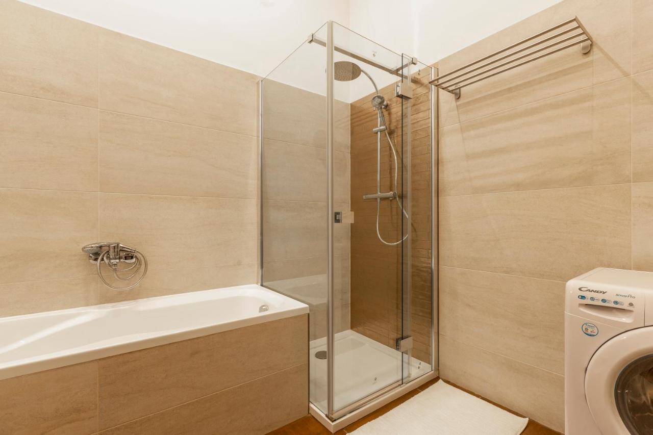 Stylish Luxury Apartment By Anna บูดาเปสต์ ภายนอก รูปภาพ