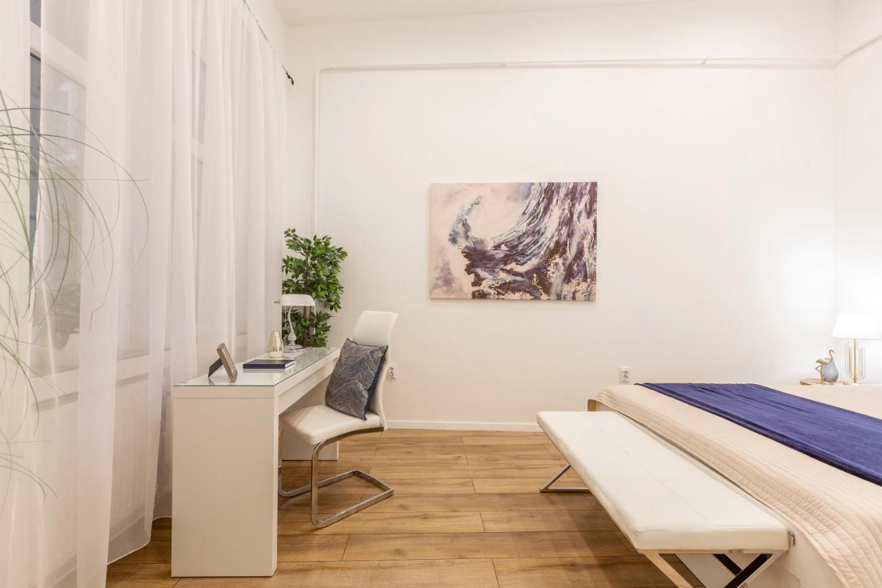 Stylish Luxury Apartment By Anna บูดาเปสต์ ภายนอก รูปภาพ